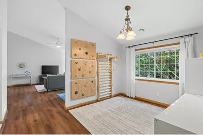 8002 Stratford Circle S, Shakopee, MN 55379 - Photo 23
