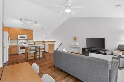 8002 Stratford Circle S, Shakopee, MN 55379 - Photo 11