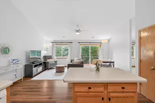 8002 Stratford Cir S, Shakopee, MN 55379 - Photo 19
