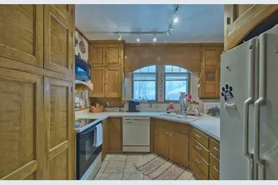 1001 E Howard Street, Hibbing, MN 55746 - Photo 11