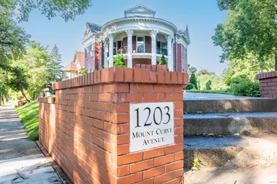 1203 Mount Curve Avenue, Minneapolis, MN 55403 - Photo 3