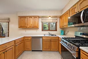 10634 Wellington Ln N, Maple Grove, MN 55369 - Photo 3