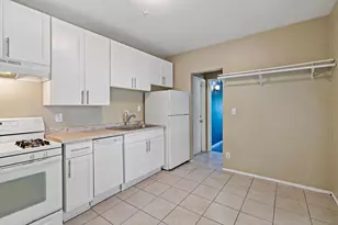 910 Wilson Ave, Saint Paul, MN 55106 - Photo 13