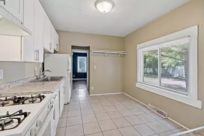 910 Wilson Avenue, Saint Paul, MN 55106 - Photo 11