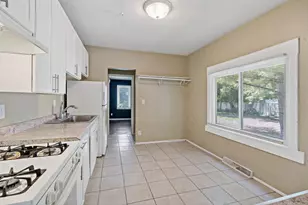 910 Wilson Ave, Saint Paul, MN 55106 - Photo 11