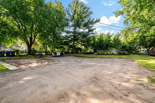 910 Wilson Ave, Saint Paul, MN 55106 - Photo 27