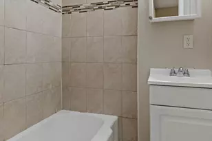910 Wilson Ave, Saint Paul, MN 55106 - Photo 19