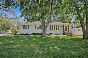 160 109th Ave NE, Blaine, MN 55434 - Photo 3