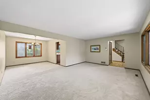 3016 Lakewood Dr N, Maplewood, MN 55109 - Photo 7