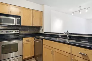 401 1st Street S, Minneapolis, MN 55401 - Photo 17