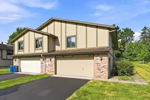 4233 Thornhill Ln, Vadnais Heights, MN 55127 - Photo 3
