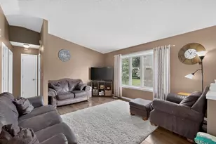 5746 Logan St SE, Rochester, MN 55904 - Photo 7