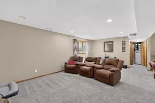 5746 Logan St SE, Rochester, MN 55904 - Photo 23
