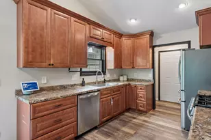 503 Hillcrest Dr, Roberts, WI 54023 - Photo 5