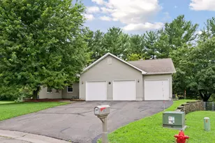 503 Hillcrest Dr, Roberts, WI 54023 - Photo 1