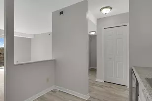 66 9th St E, Saint Paul, MN 55101 - Photo 15