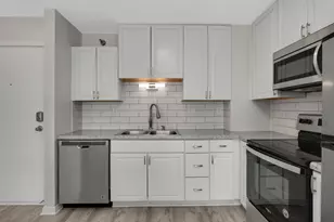 66 9th St E, Saint Paul, MN 55101 - Photo 13