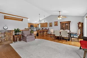 810 7th Ave SW, Pine Island, MN 55963 - Photo 9