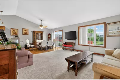 810 7th Avenue SW, Pine Island, MN 55963 - Photo 5