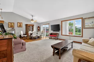 810 7th Ave SW, Pine Island, MN 55963 - Photo 5