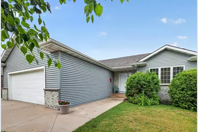 810 7th Avenue SW, Pine Island, MN 55963 - Photo 3
