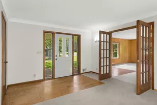2878 Meadowlark Ln, Maplewood, MN 55109 - Photo 9