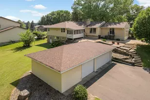 2878 Meadowlark Ln, Maplewood, MN 55109 - Photo 7