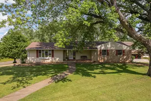 2878 Meadowlark Ln, Maplewood, MN 55109 - Photo 1