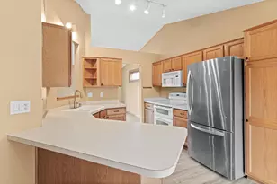 8417 Ashford Rd, Woodbury, MN 55125 - Photo 7