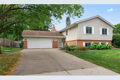 8715 N Brook Avenue N, Brooklyn Park, MN 55428 - Photo 1