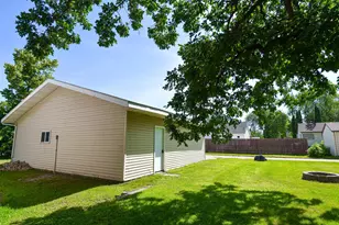 606 Kendall Ave S, Thief River Falls, MN 56701 - Photo 43