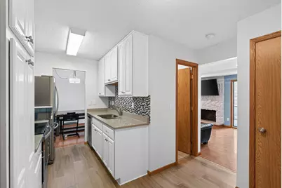 1272 Trailwood S, Hopkins, MN 55343 - Photo 9