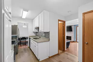 1272 Trailwood S, Hopkins, MN 55343 - Photo 9