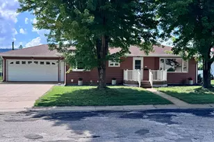 317 Emherst St, Winona, MN 55987 - Photo 1