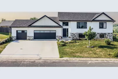 856 Golfview Avenue, Zumbrota, MN 55992 - Photo 1