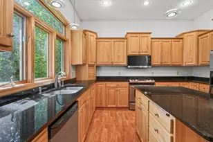 633 Burlington Rd, Saint Paul, MN 55119 - Photo 19