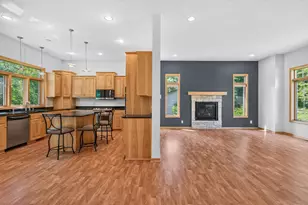 633 Burlington Rd, Saint Paul, MN 55119 - Photo 13