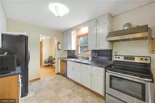 1066 Beatrice St, Eagan, MN 55121 - Photo 15