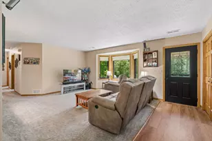22017 Quincy St NE, Cedar, MN 55011 - Photo 5