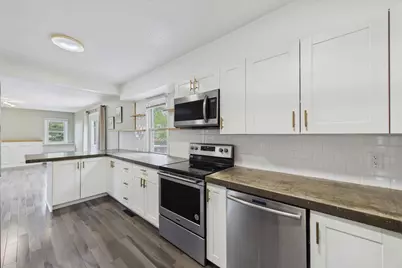 2562 Fairview Avenue N, Roseville, MN 55113 - Photo 3
