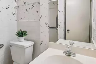 1926 Dupont Ave S, Minneapolis, MN 55403 - Photo 23