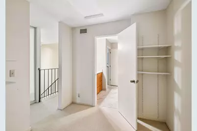 1926 Dupont Avenue S, Minneapolis, MN 55403 - Photo 15