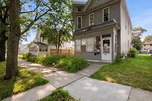 852 Jessamine Ave E, Saint Paul, MN 55106 - Photo 3