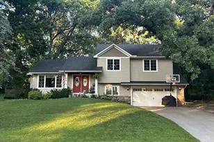 4640 9 Mile Creek Pkwy, Bloomington, MN 55437 - Photo 29