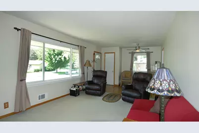 10717 Nord Avenue S, Bloomington, MN 55437 - Photo 5