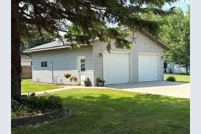 600 E Elm Avenue, Olivia, MN 56277 - Photo 7