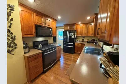 600 E Elm Avenue, Olivia, MN 56277 - Photo 9