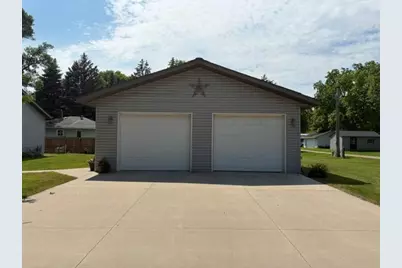 600 E Elm Avenue, Olivia, MN 56277 - Photo 31