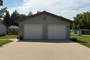 600 E Elm Ave, Olivia, MN 56277 - Photo 31