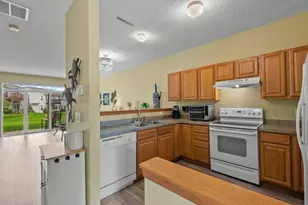 657 Providence Dr, Shakopee, MN 55379 - Photo 3